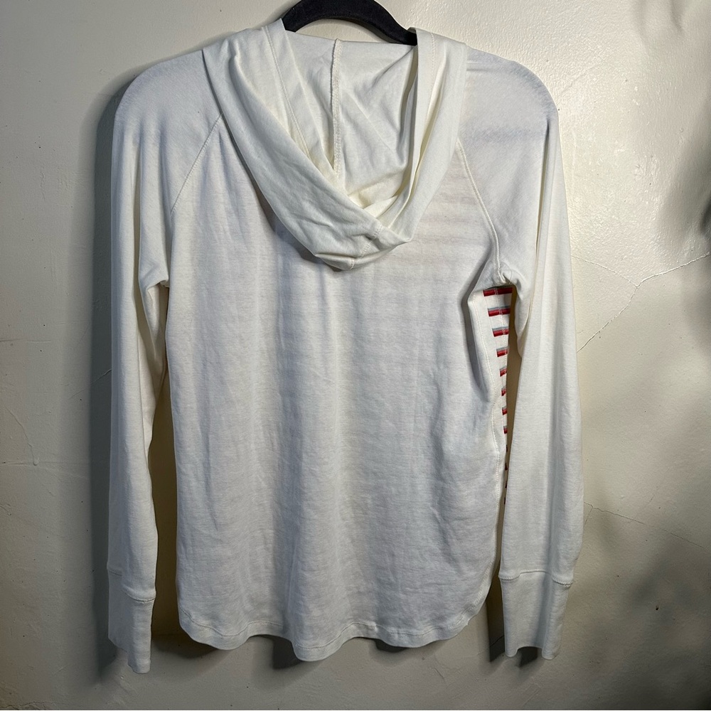 NWOT Eddie Bauer Striped Red and White Women's Top with hood - Picture 3 of 5